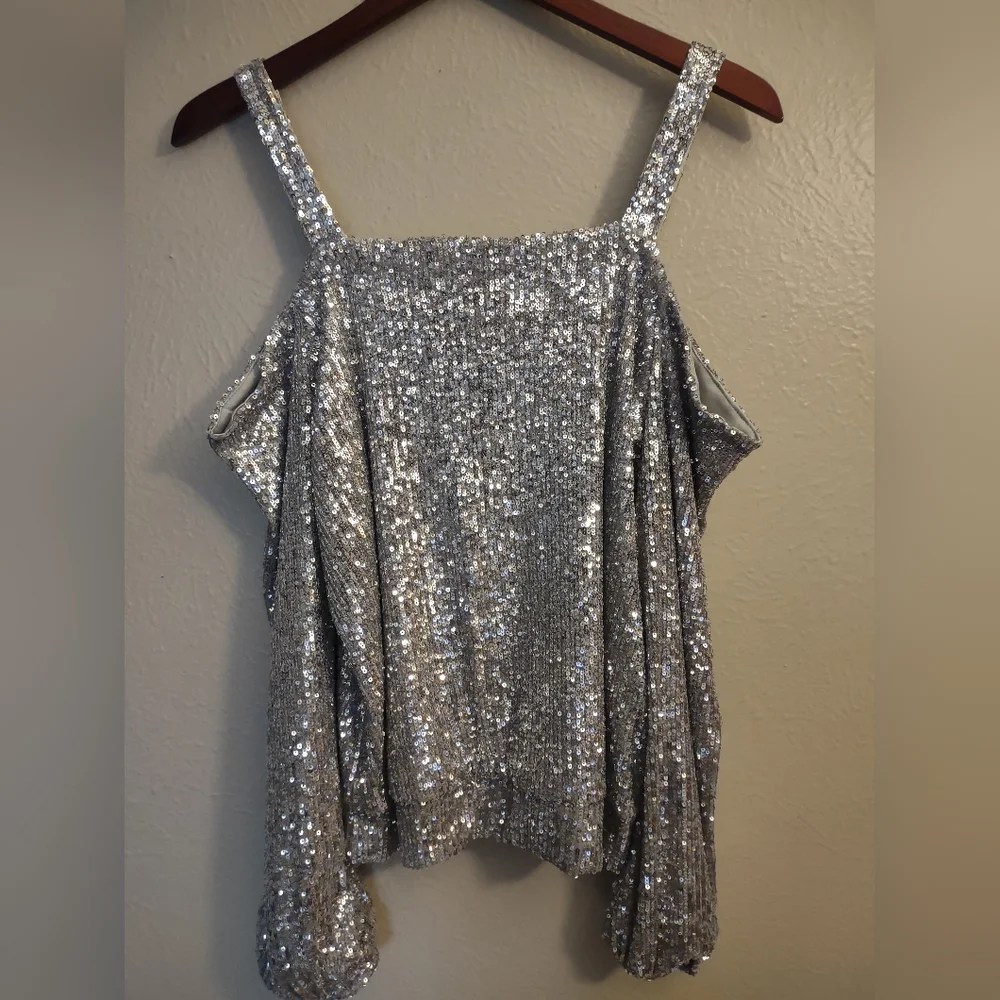 New Cable & Gauge Party Holiday Silver Sequin Cold Shoulder Blouse L - Picture 6 of 13
